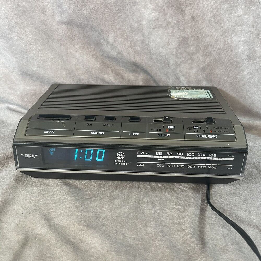Vintage General Electric Alarm Clock AM FM Radio 7-4642F Blue Display Snooze GE